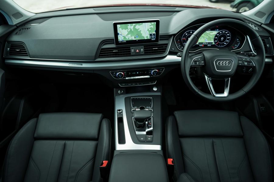 Торпедо Audi Q5 40 TDI Quattro 2019 года  (JP) (фото 17 из 20)